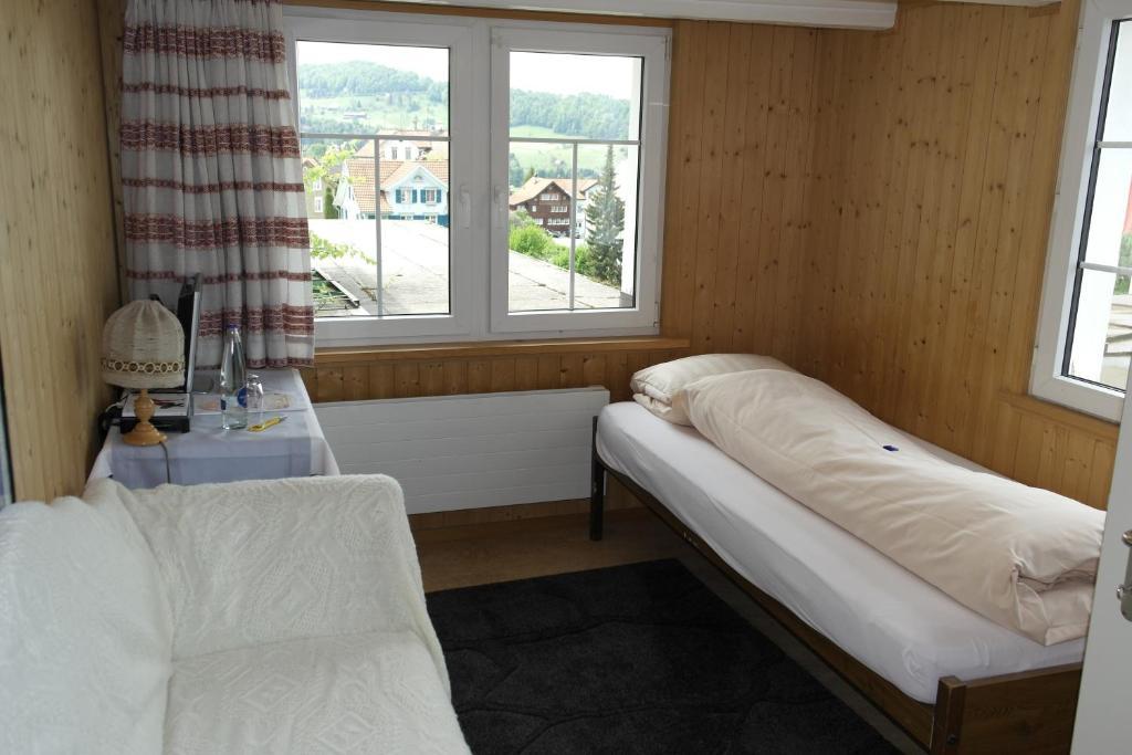 Gasthof Krone Wolfhalden Rom bilde
